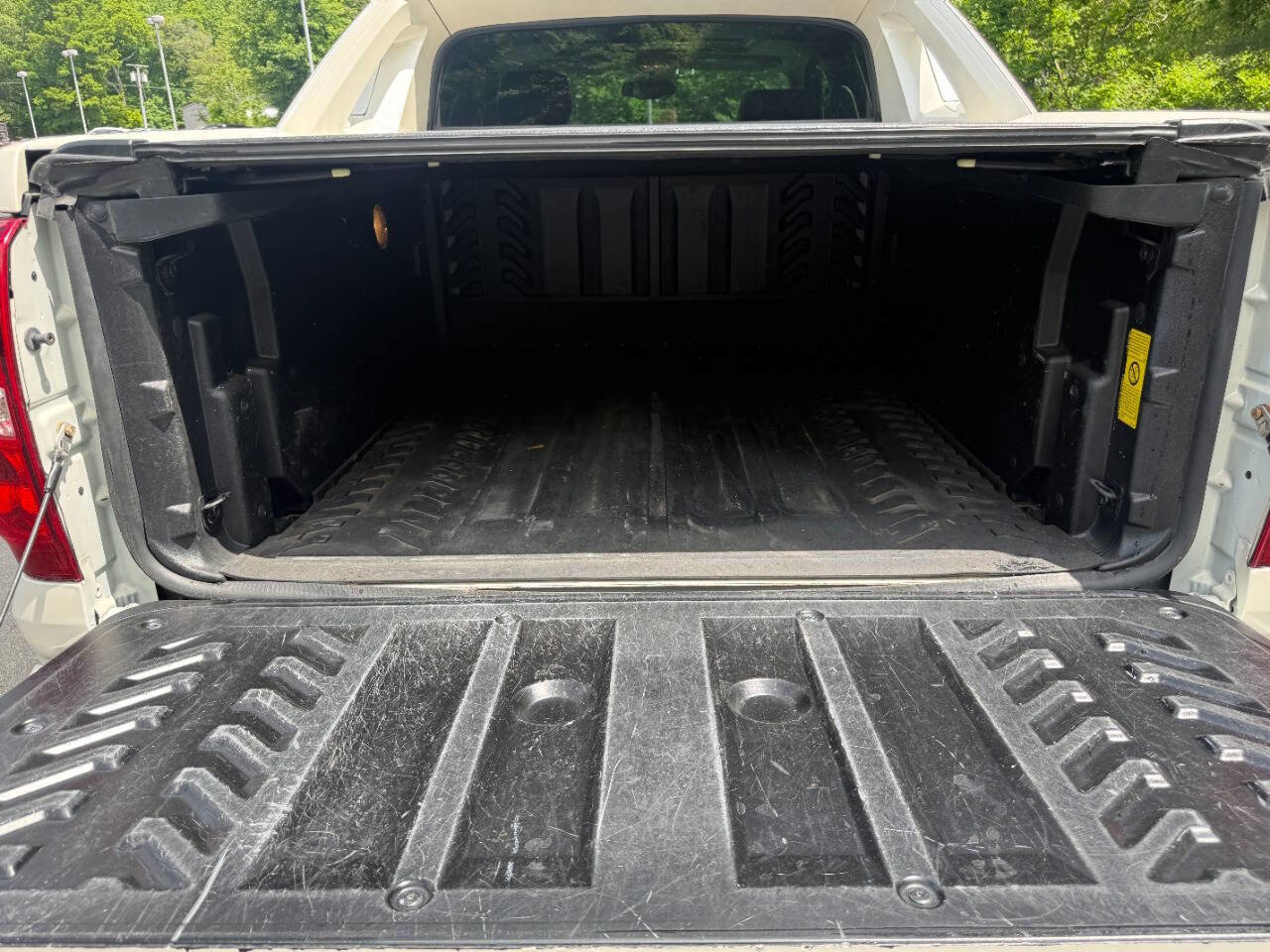 Used 2013 Chevrolet Avalanche LTZ AWD/4WD image 15