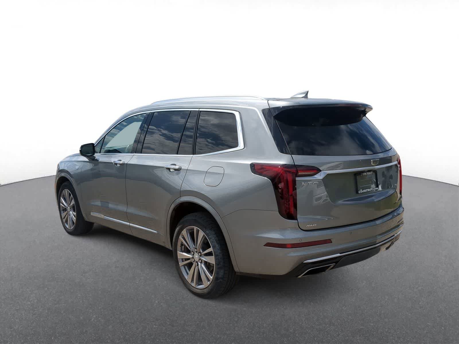 Used 2024 Cadillac XT6 Premium Luxury AWD/4WD image 6