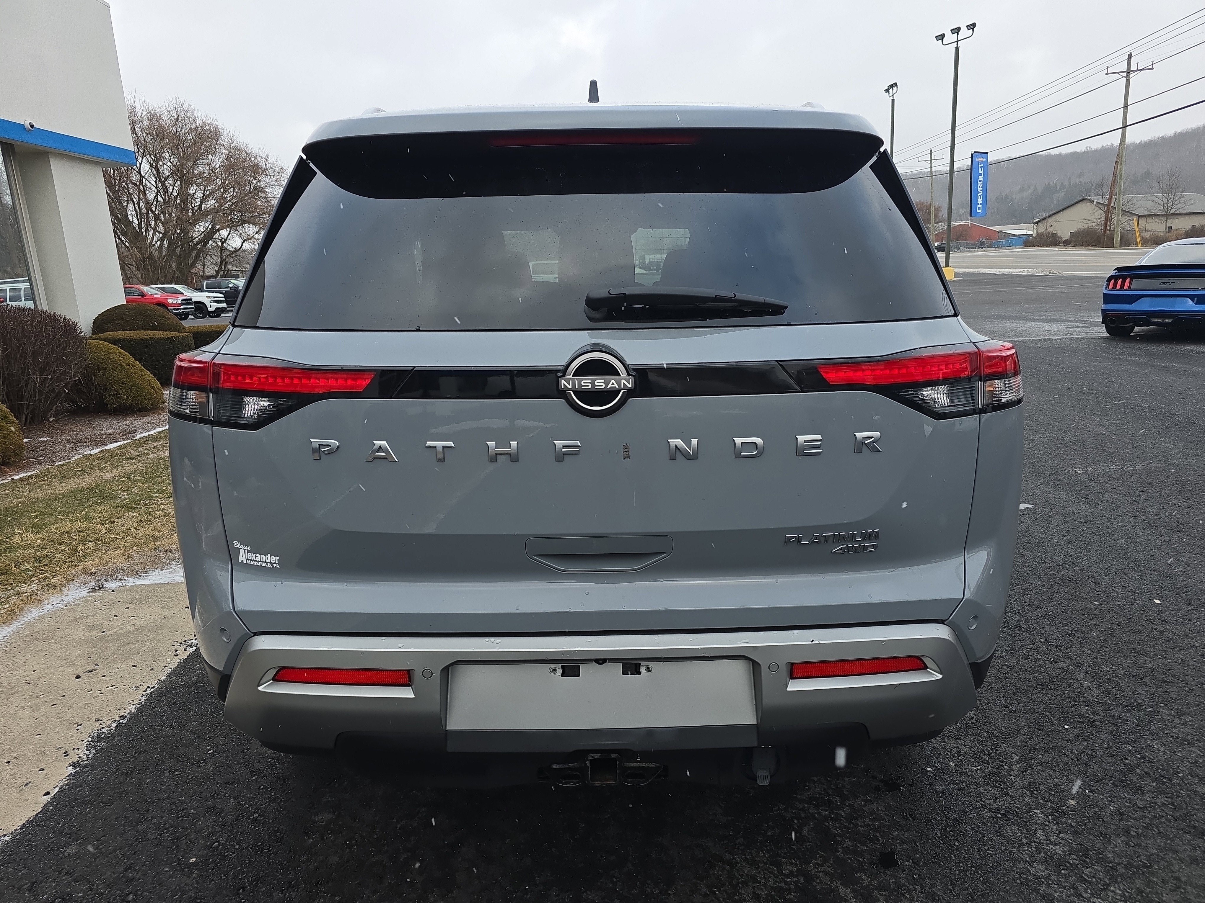 Used 2023 Nissan Pathfinder Platinum image 4