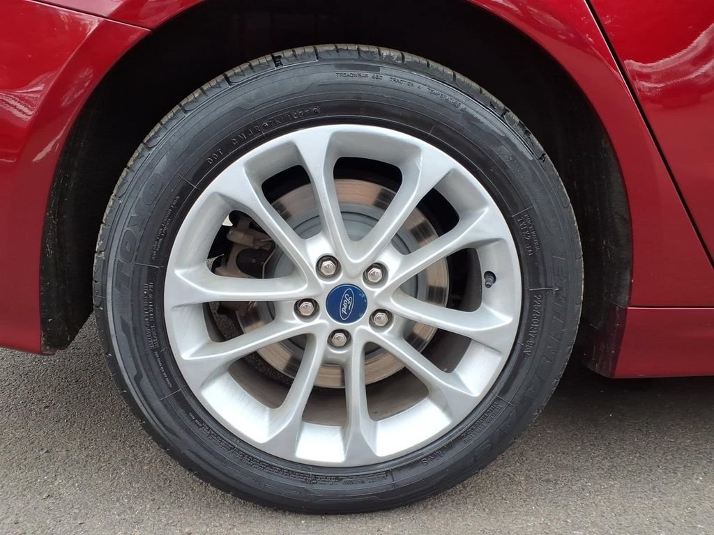 Used 2019 Ford Fusion Energi Titanium FWD image 25