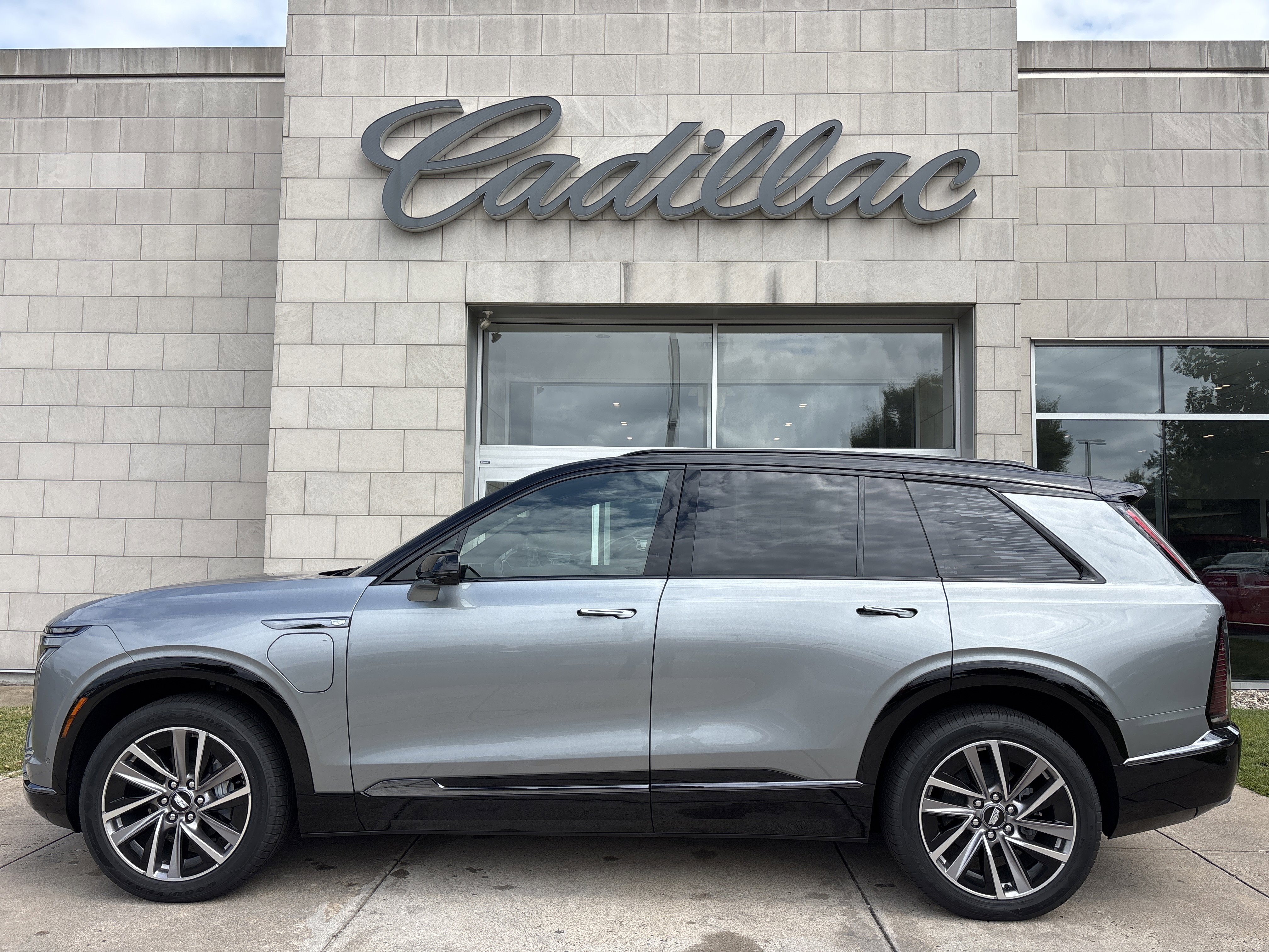 New 2026 Cadillac Vistiq Sport image 10