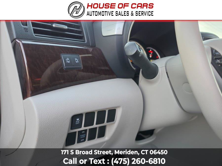 Used 2016 Nissan Quest SV w/ Leather Package FWD image 27