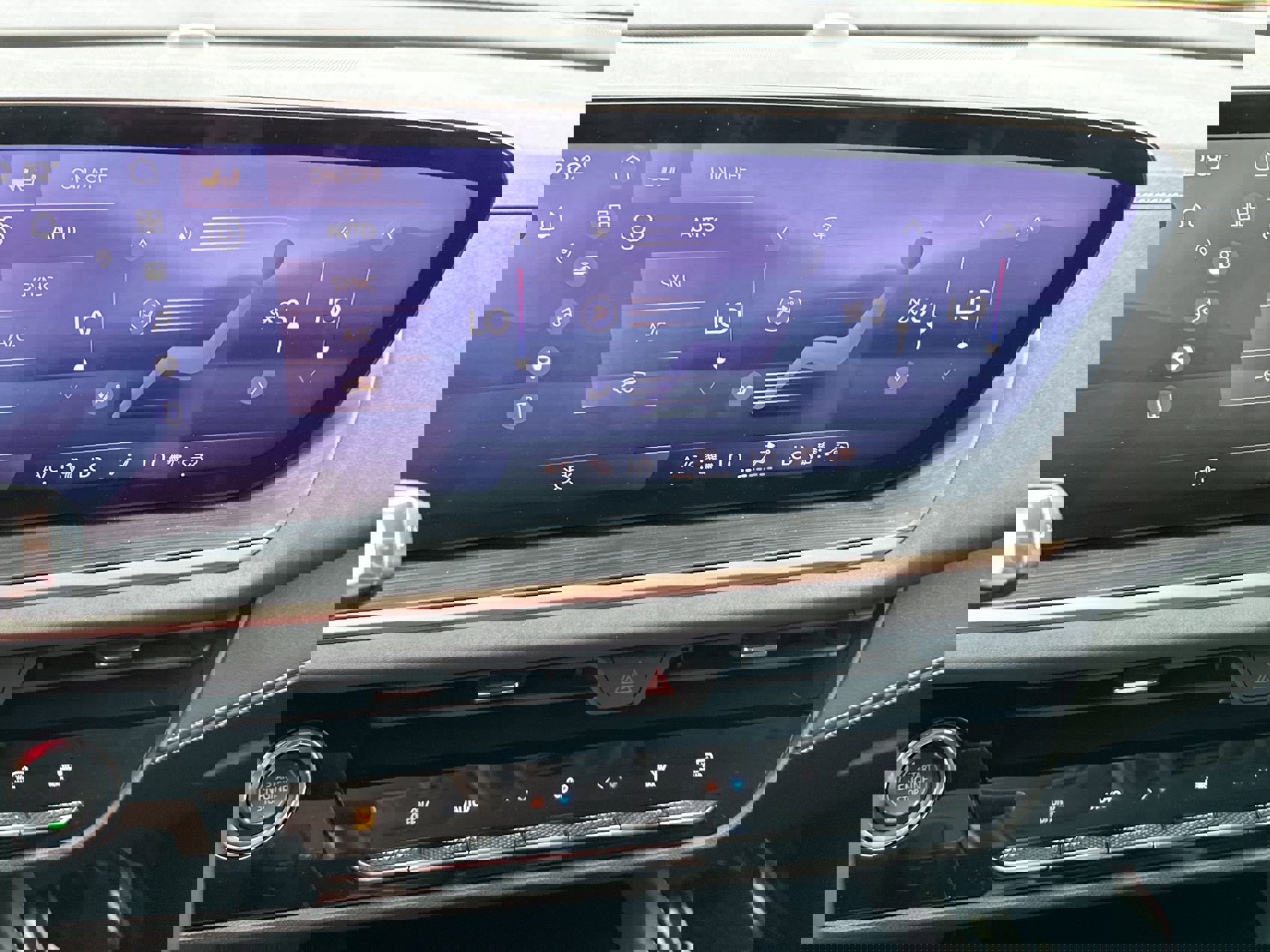 Used 2025 Buick Envision Sport Touring AWD/4WD image 18