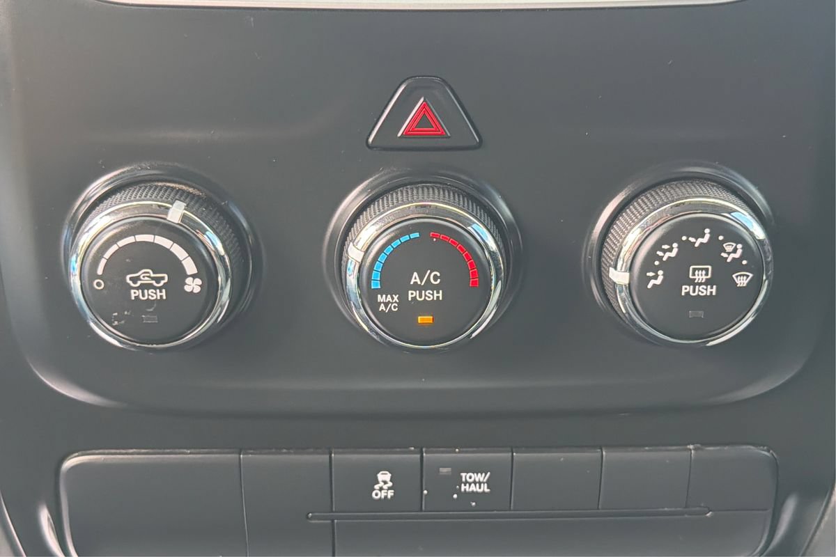 Used 2018 RAM 1500 Express w/ Express Value Package AWD/4WD image 27