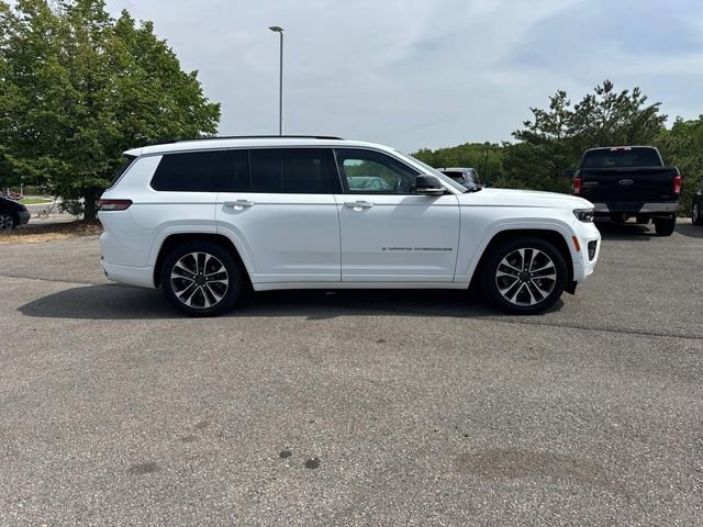 Used 2022 Jeep Grand Cherokee L Overland w/ Luxury Tech Group IV AWD/4WD image 3
