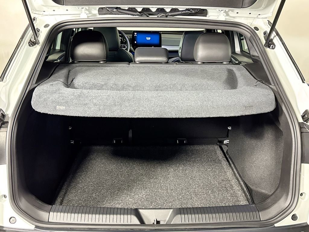 Certified 2024 Volkswagen ID.4 2WD image 22