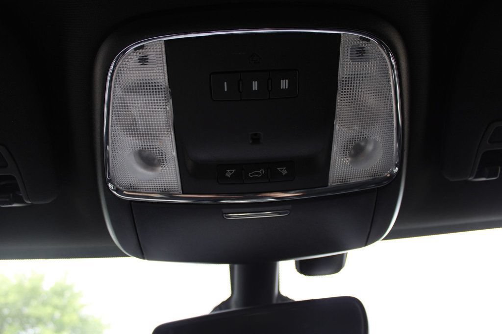 Used 2017 Jeep Grand Cherokee Altitude RWD image 20