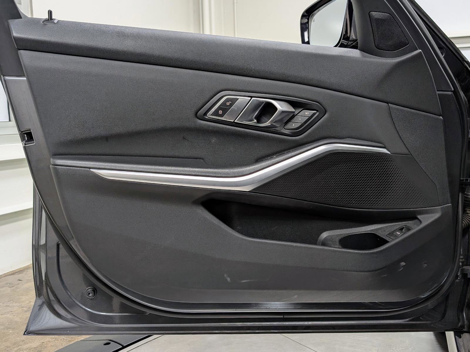 Used 2019 BMW 330i xDrive Sedan w/ Convenience Package image 12