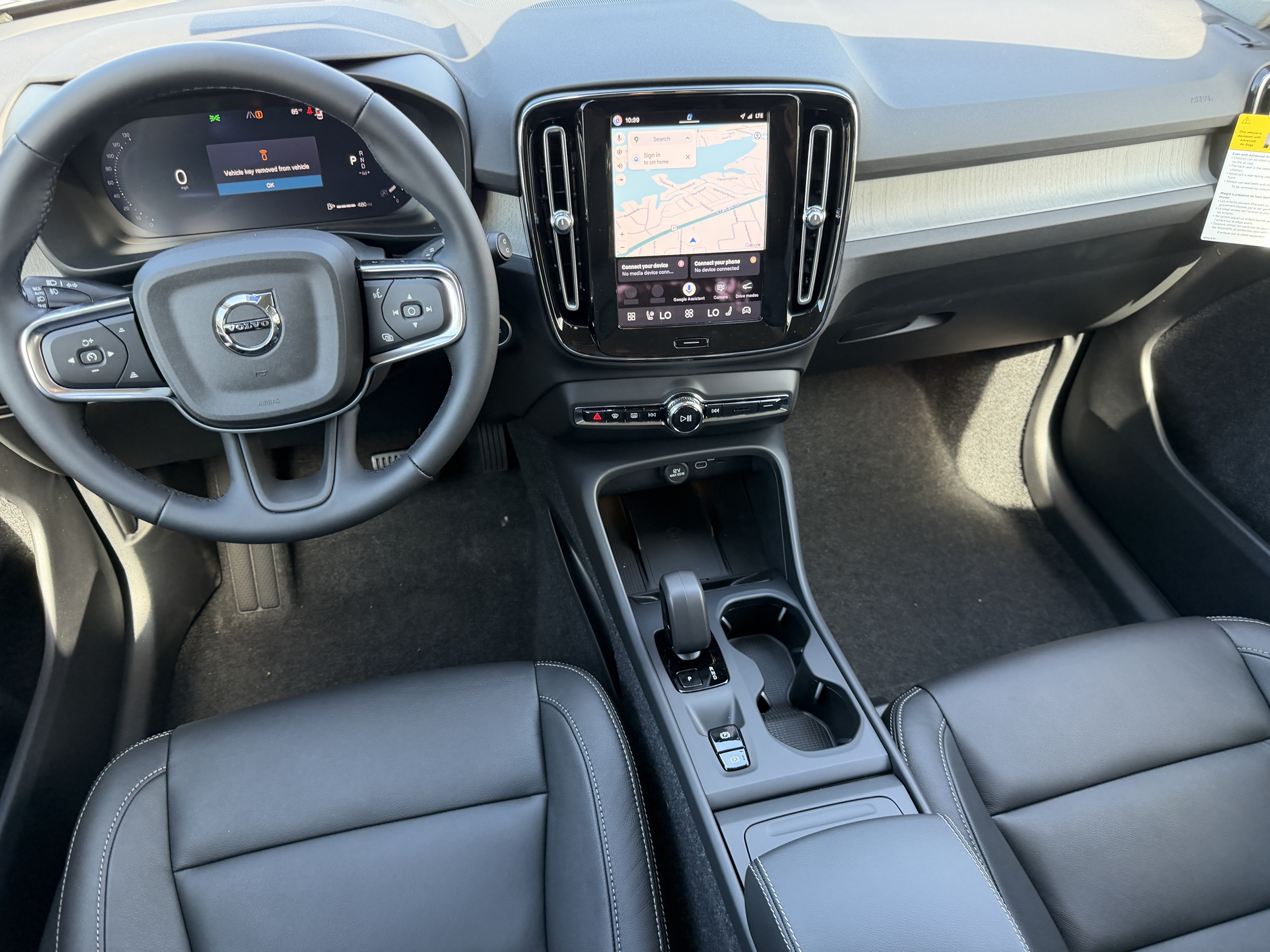 New 2026 Volvo XC40 B4 Core w/ Climate Package FWD image 12