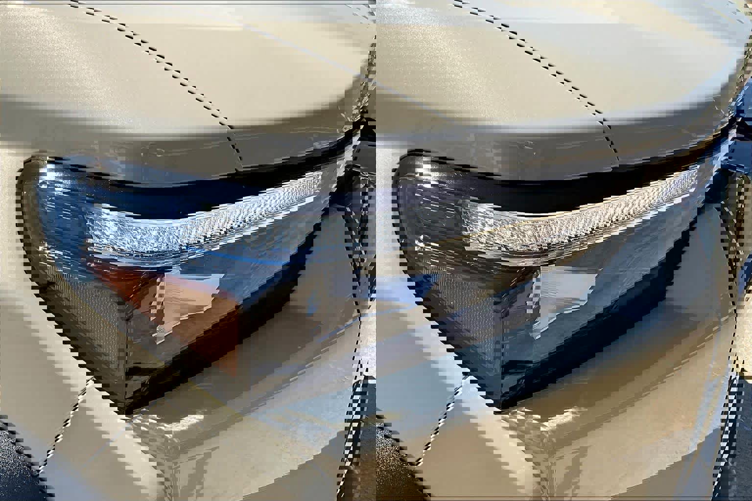 Used 2024 Chevrolet Colorado ZR2 w/ Technology Package AWD/4WD image 27