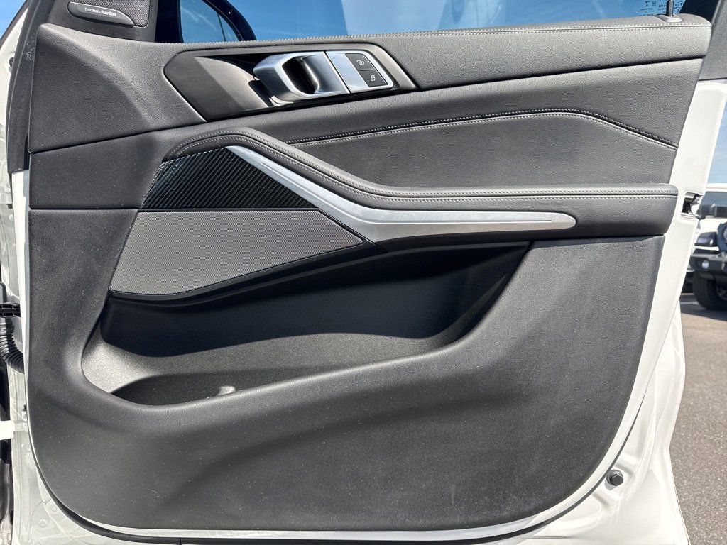 Used 2022 BMW X5 M50i w/ Executive Package image 31