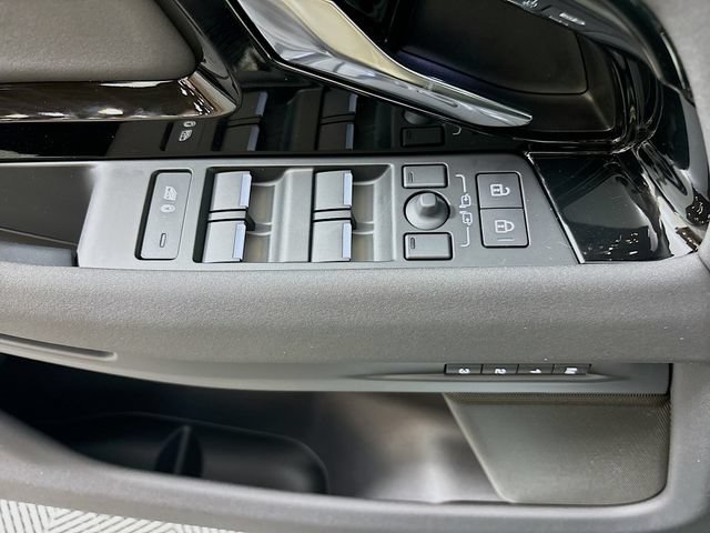 Used 2026 Land Rover Range Rover Evoque S AWD/4WD image 19