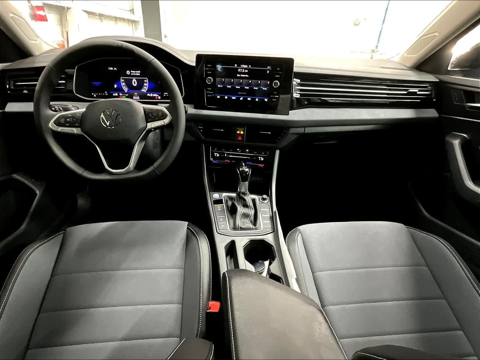 New 2026 Volkswagen Jetta SE FWD image 5