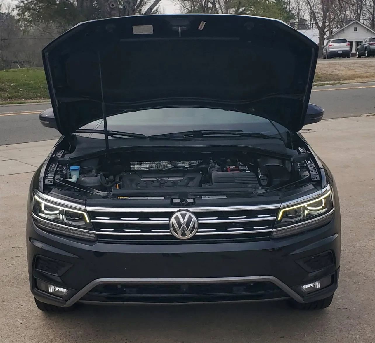 Used 2019 Volkswagen Tiguan SEL Premium image 5