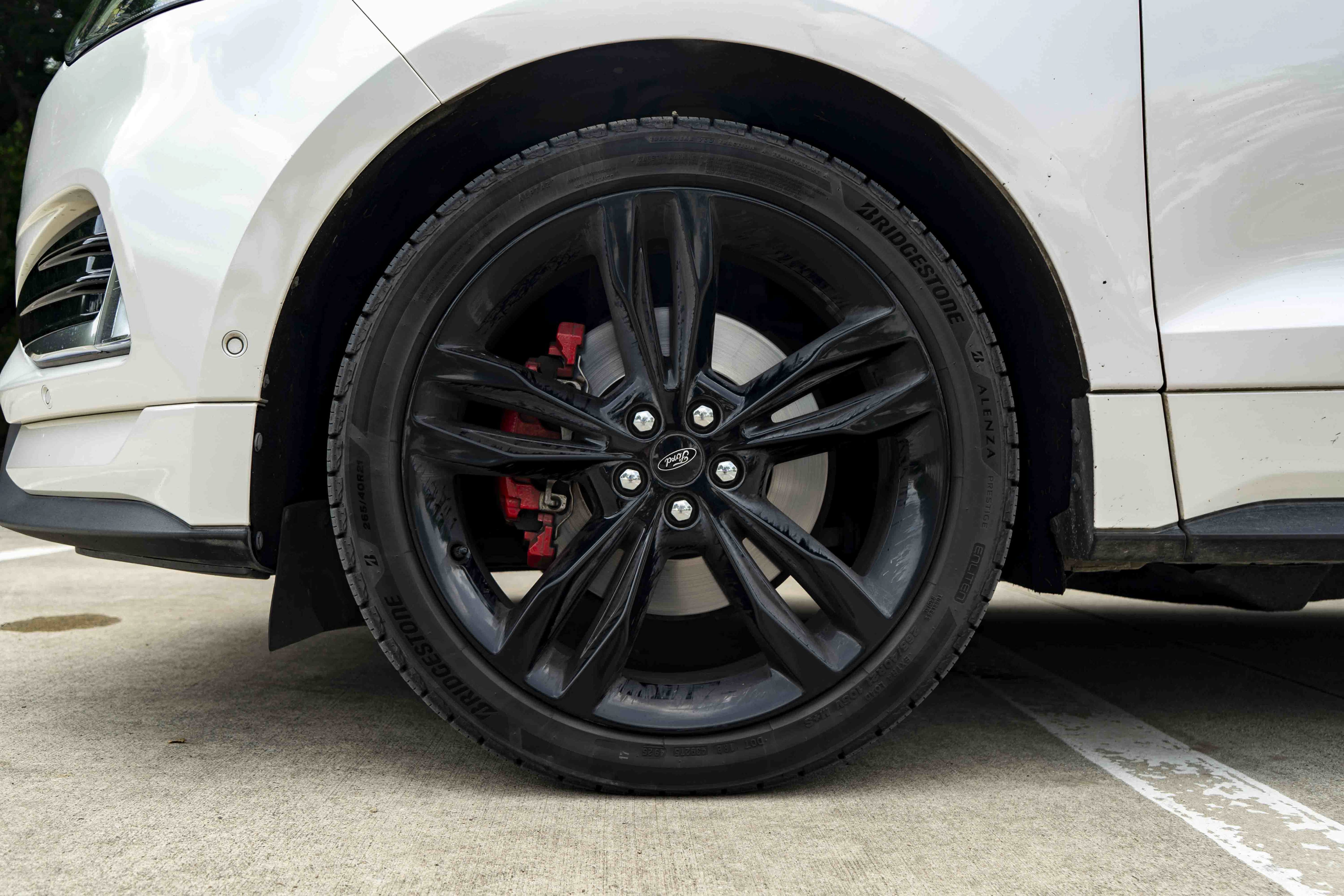 Used 2019 Ford Edge ST w/ Equipment Group 401A AWD/4WD image 14