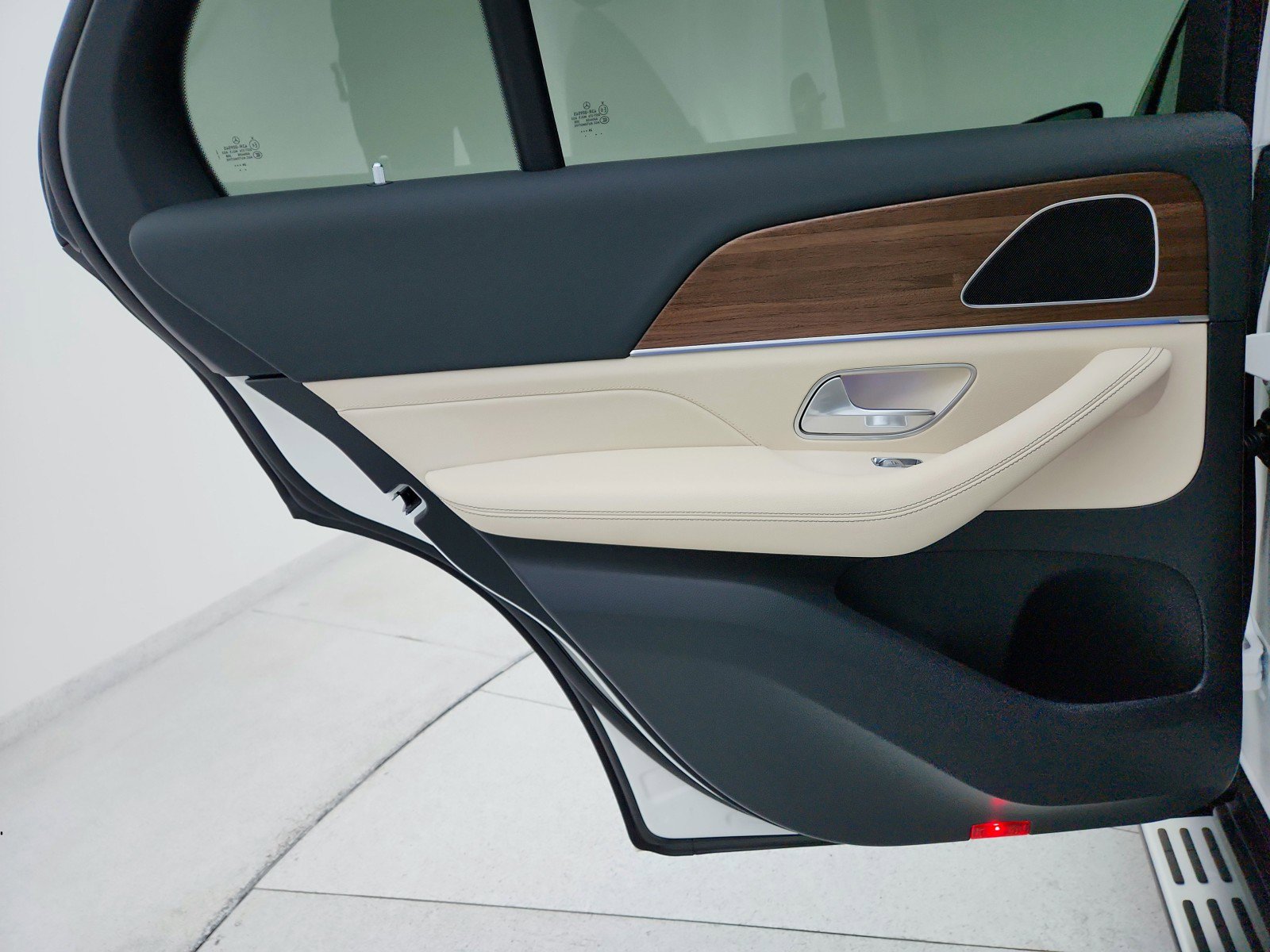 Certified 2025 Mercedes-Benz GLE 350 4MATIC image 23