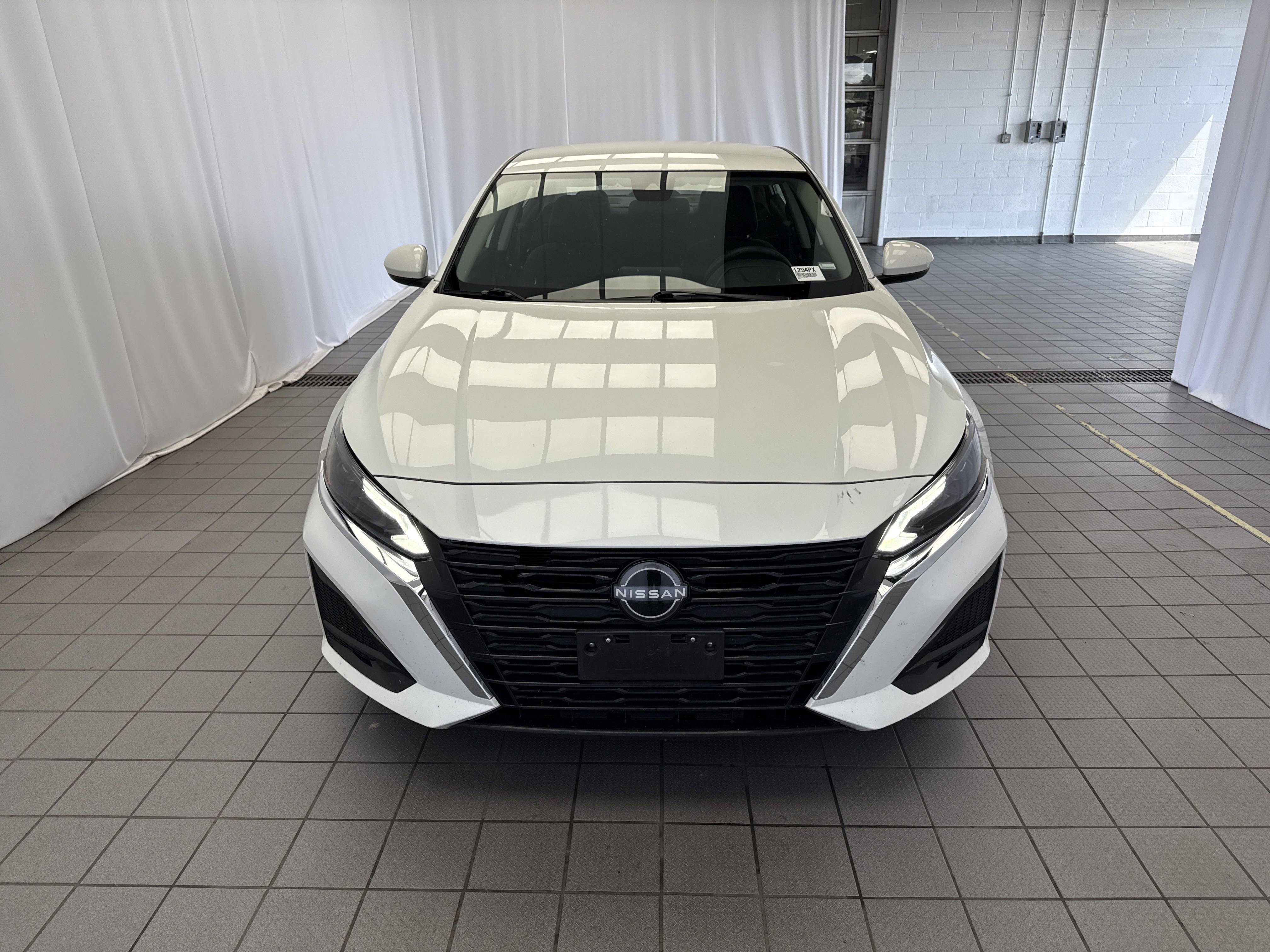 Used 2023 Nissan Altima 2.5 SV image 2