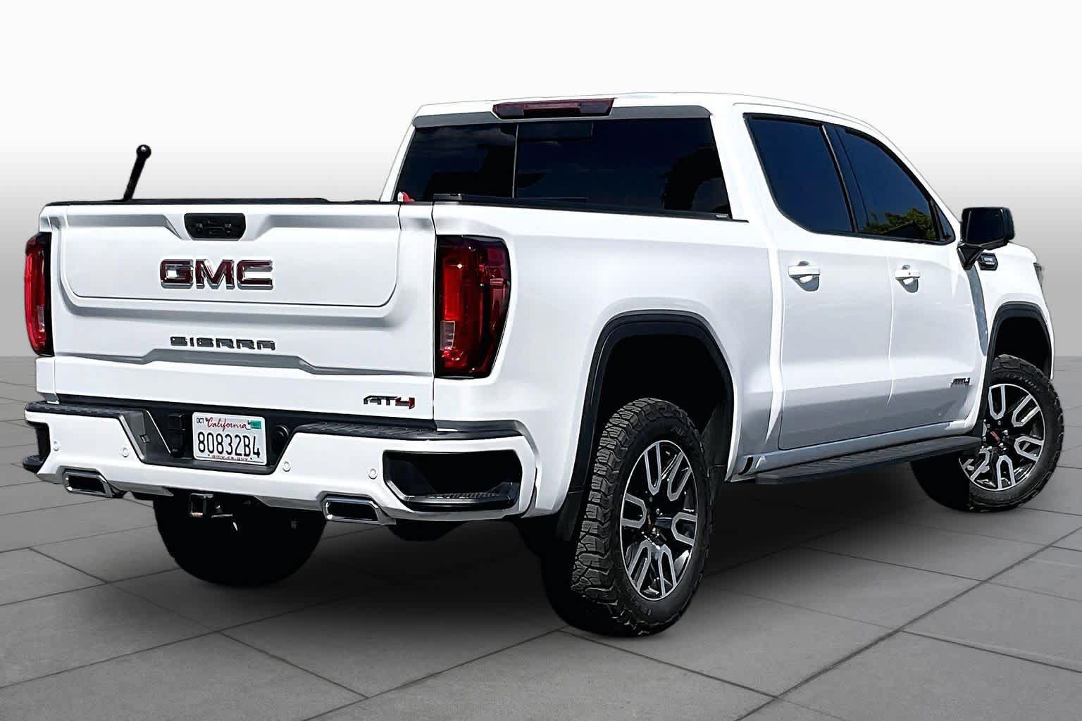 Used 2024 GMC Sierra 1500 AT4 w/ AT4 Premium Package AWD/4WD image 12