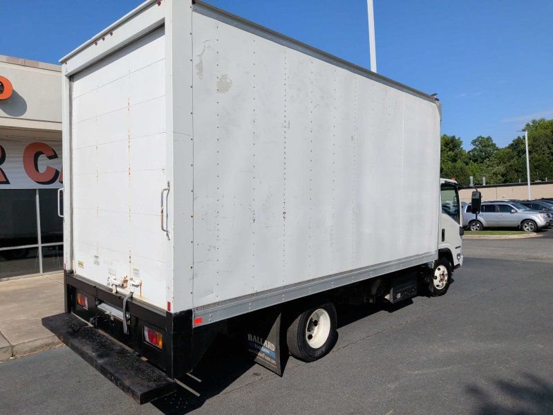 Used 2021 Isuzu NPR RWD image 4