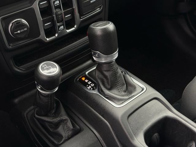 Used 2023 Jeep Gladiator Sport image 18