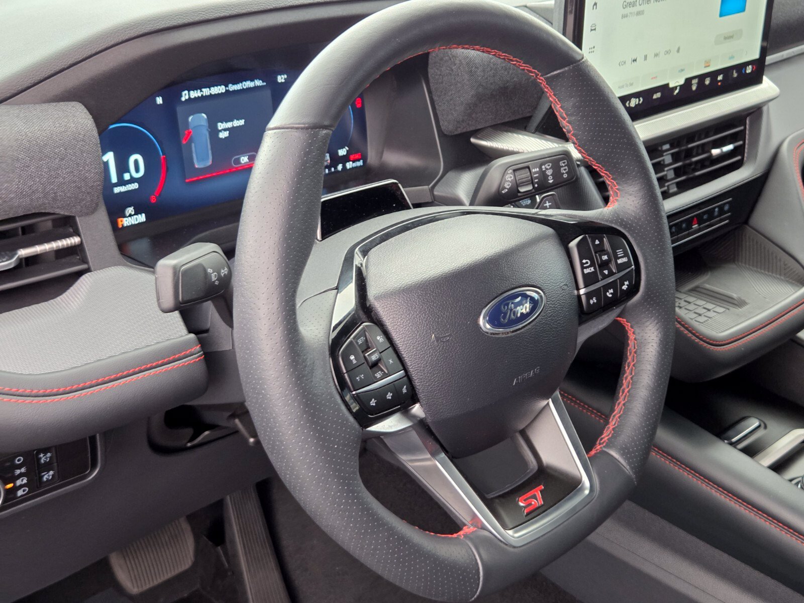 Used 2025 Ford Explorer ST AWD/4WD image 18