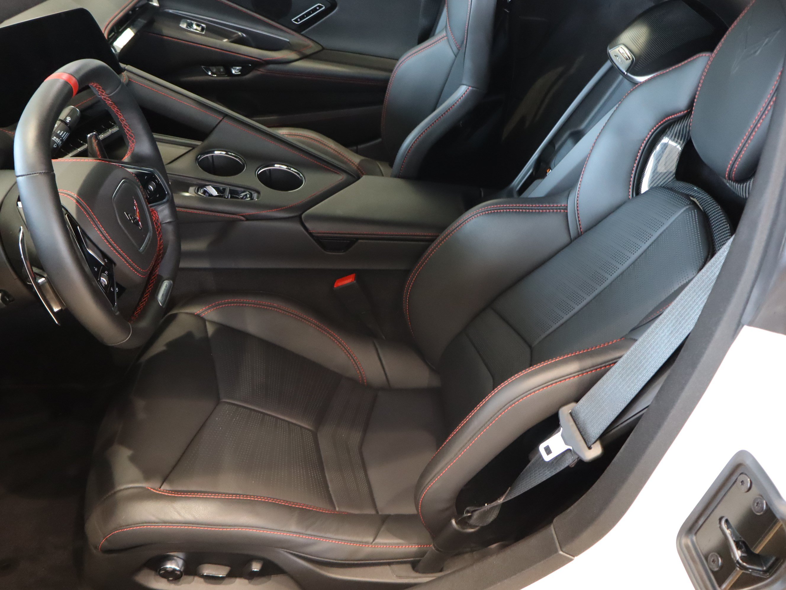 Used 2026 Chevrolet Corvette Z06 RWD image 16