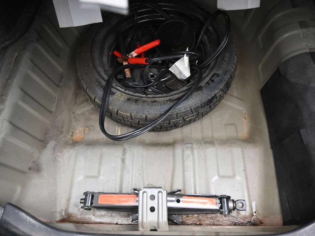 Used 2019 Nissan Versa SV image 29