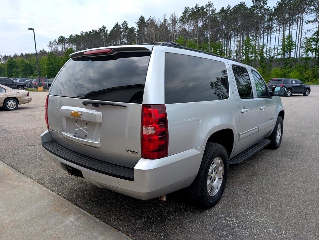 Used 2012 Chevrolet Suburban LT w/ Luxury Package image 5
