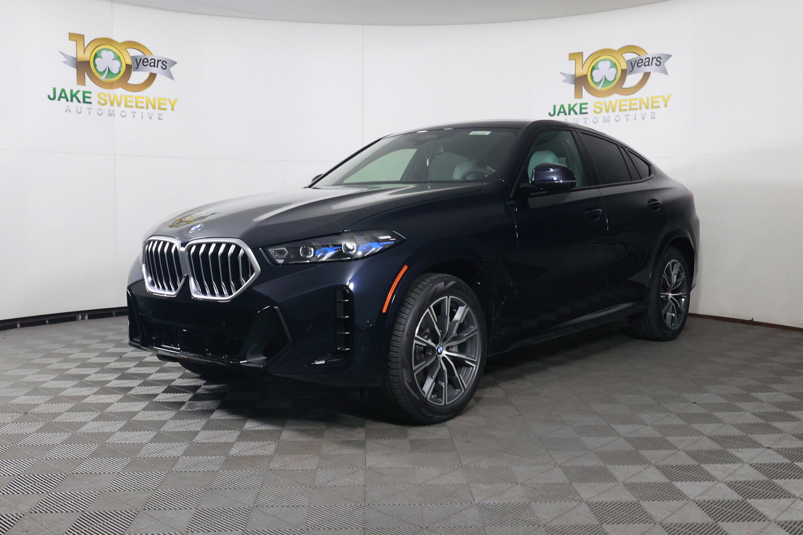 Used 2025 BMW X6 xDrive40i w/ Parking Assistance Package image 3