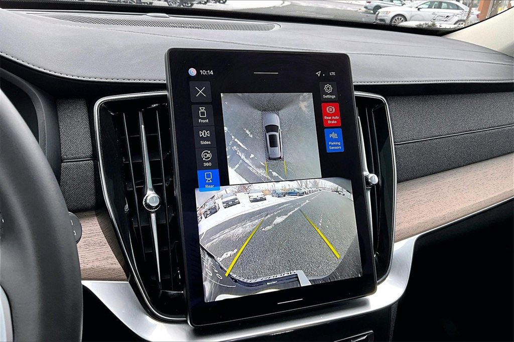 Certified 2026 Volvo XC90 B6 Plus w/ Protection Package Premier image 14