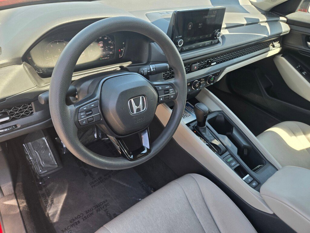 Certified 2025 Honda Accord SE image 12