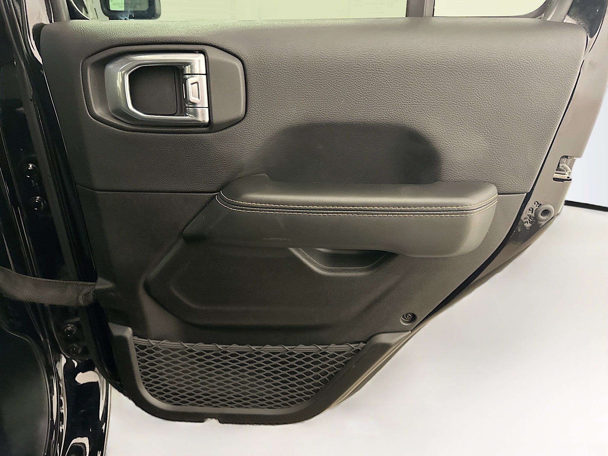 Used 2025 Jeep Wrangler Unlimited Sahara w/ Safety Group AWD/4WD image 30