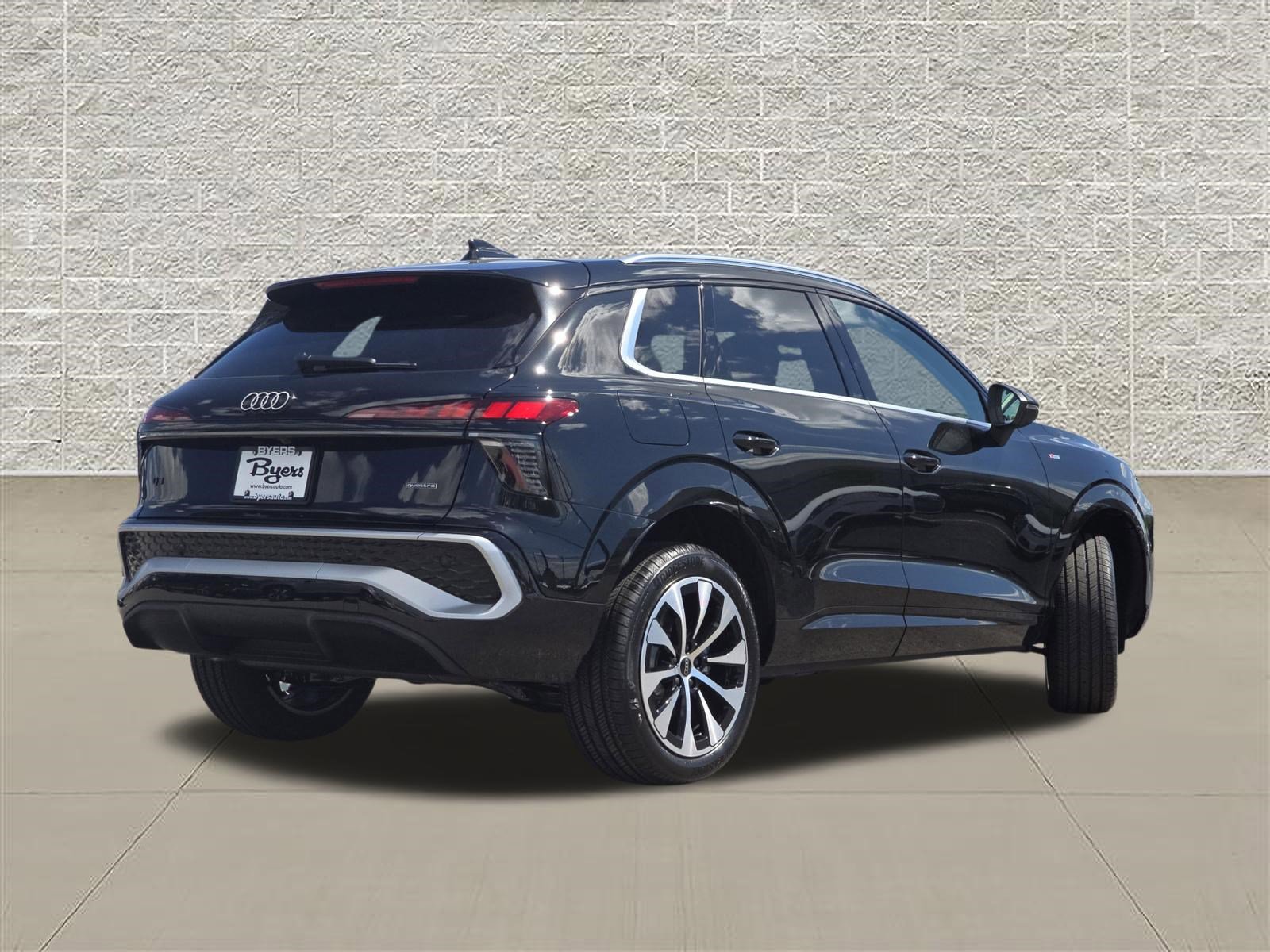 New 2026 Audi Q3 quattro 2.0T AWD/4WD image 7