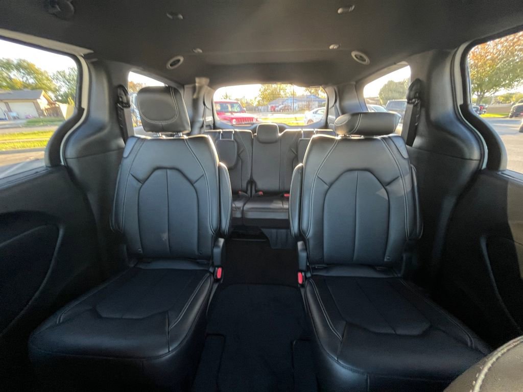 New 2026 Chrysler Pacifica Select image 5
