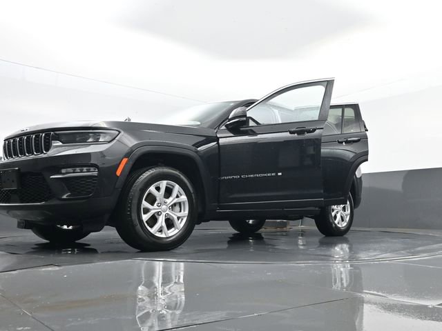 Used 2023 Jeep Grand Cherokee Limited image 34