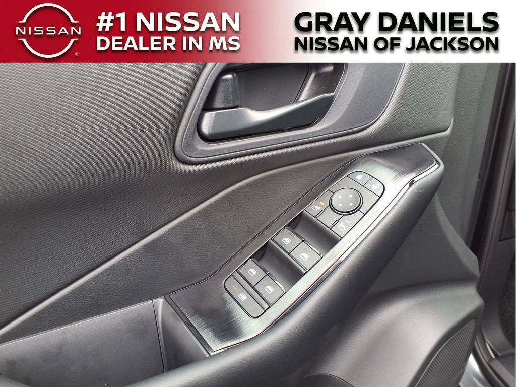 New 2026 Nissan Rogue S image 8