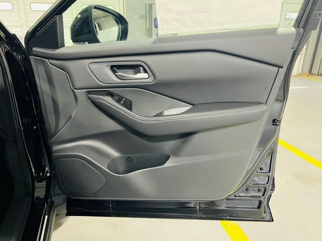 New 2026 Nissan Rogue SV FWD image 32