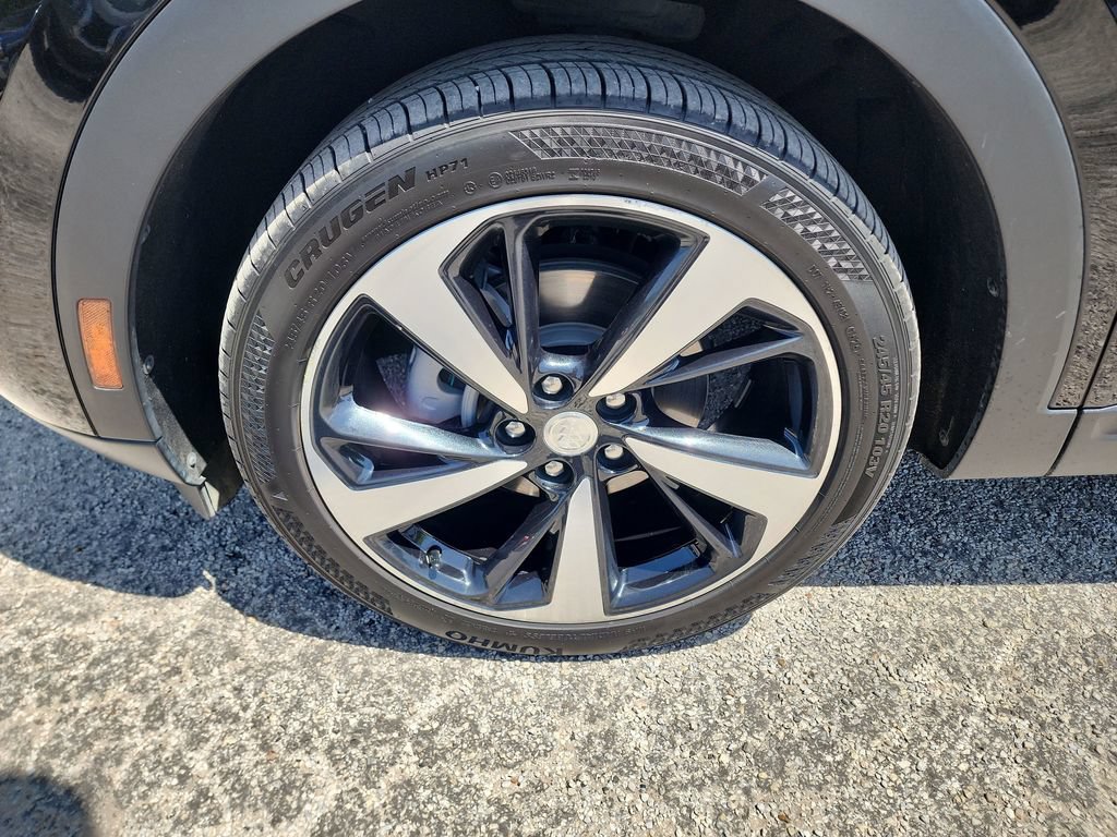 Used 2021 Buick Envision Essence w/ Technology Package I FWD image 10