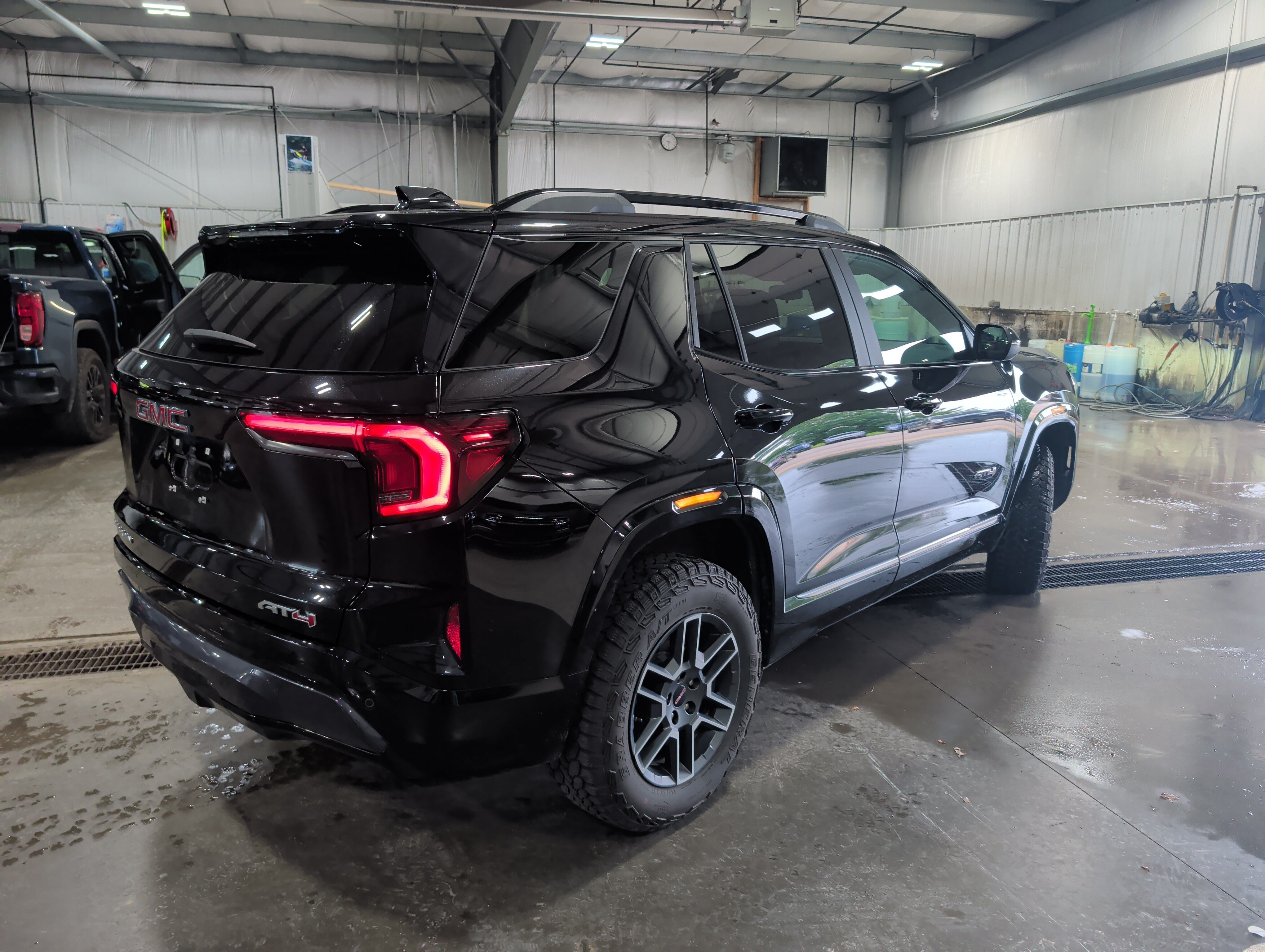 Used 2026 GMC Terrain AT4 AWD/4WD image 3