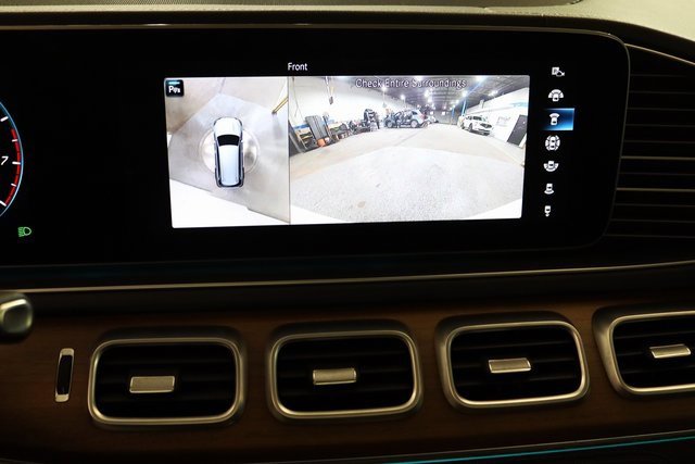 Used 2022 Mercedes-Benz GLS 580 4MATIC image 11