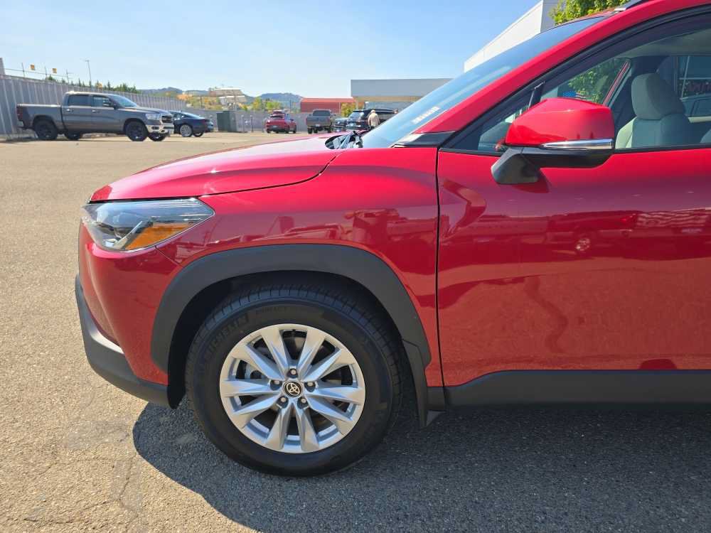 Used 2024 Toyota Corolla Cross LE w/ Moonroof Package AWD/4WD image 18
