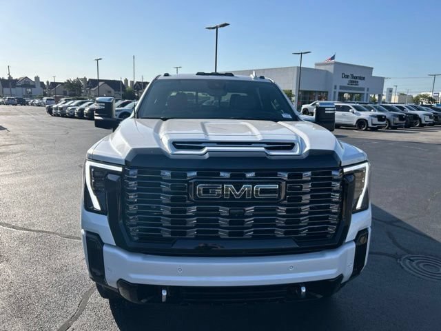 Used 2025 GMC Sierra 2500 Denali Ultimate AWD/4WD image 3