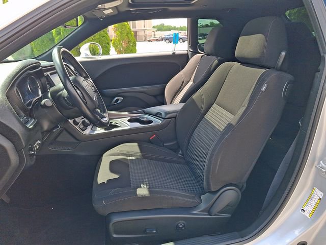 Used 2020 Dodge Challenger SXT w/ Driver Convenience Group AWD/4WD image 14