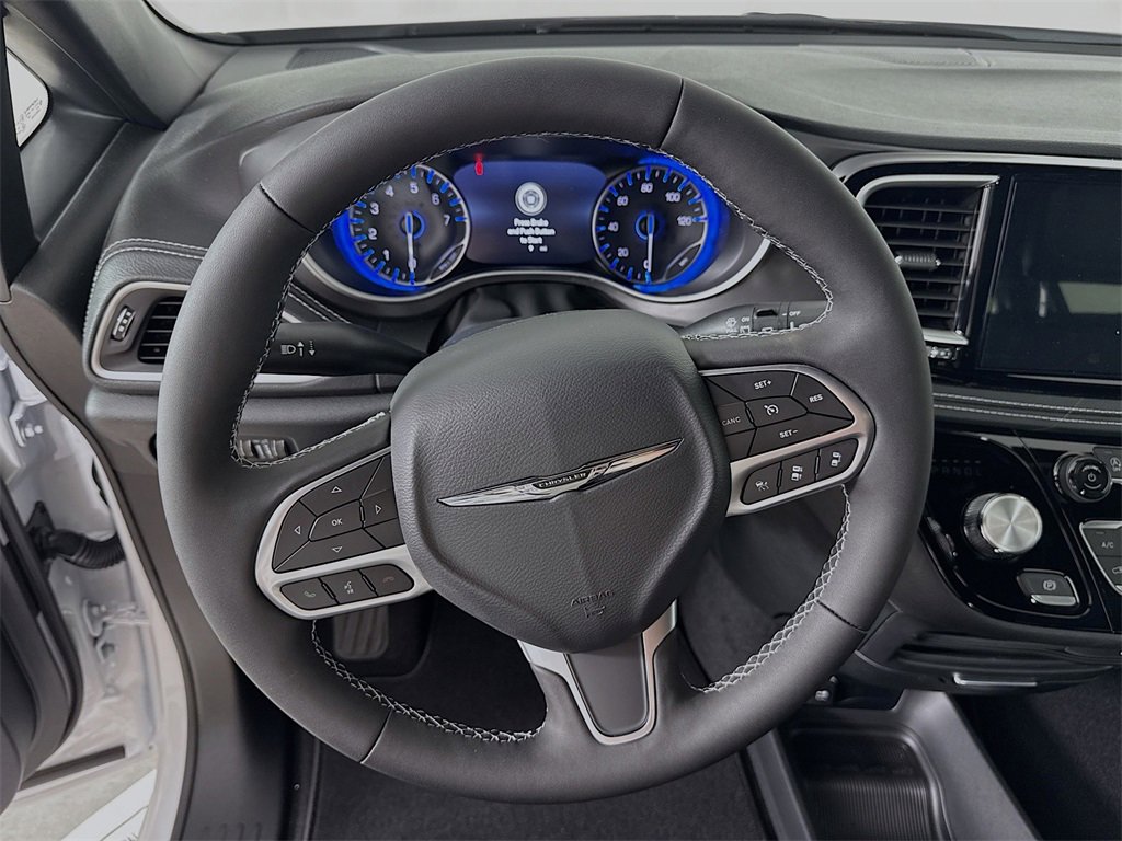 New 2026 Chrysler Pacifica Select image 14
