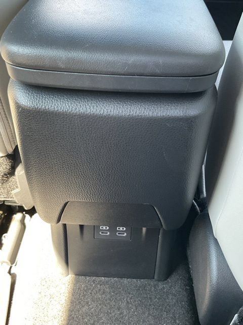 Used 2024 Toyota Prius XLE AWD/4WD image 19