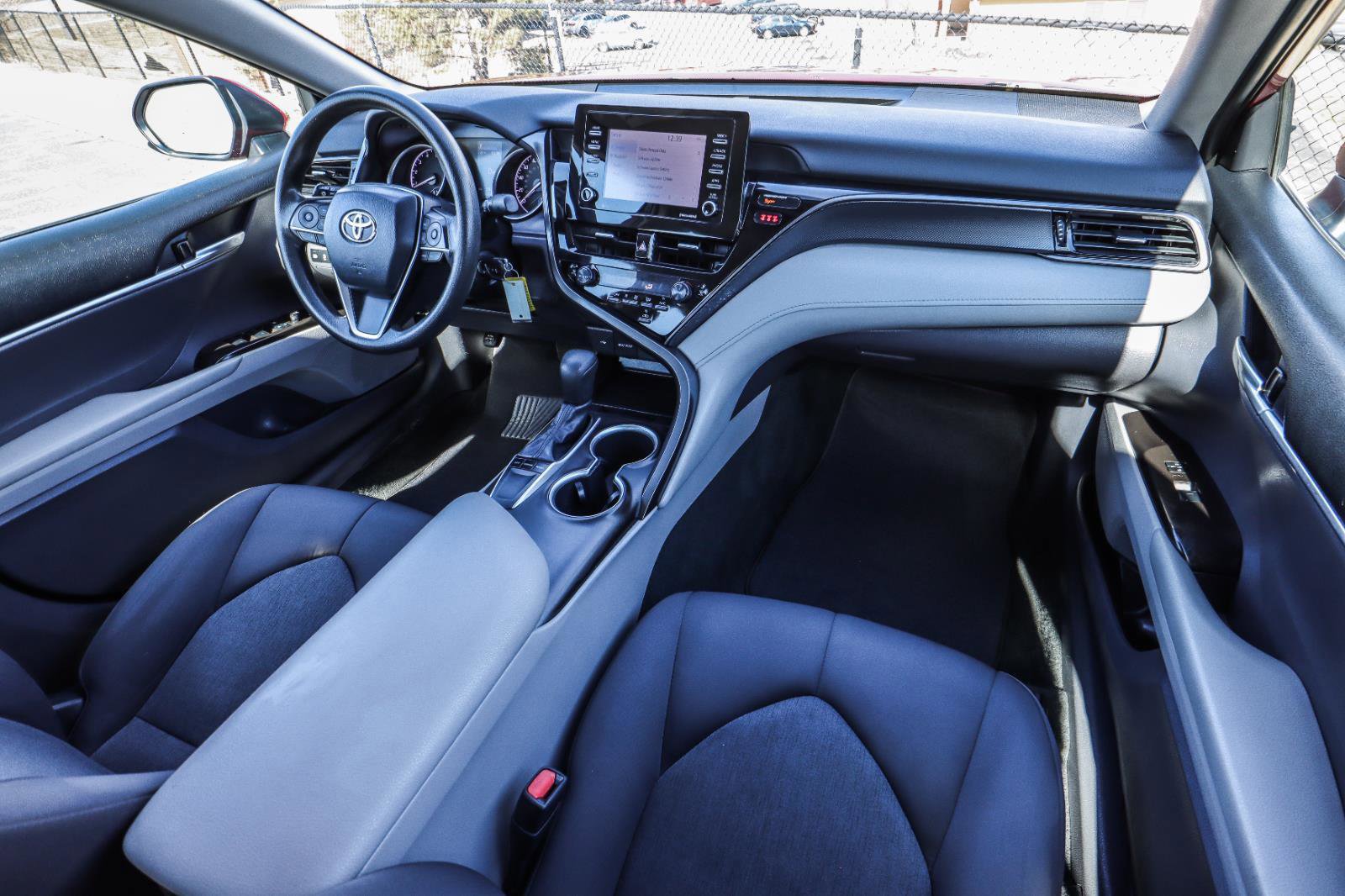 Used 2022 Toyota Camry LE FWD image 30