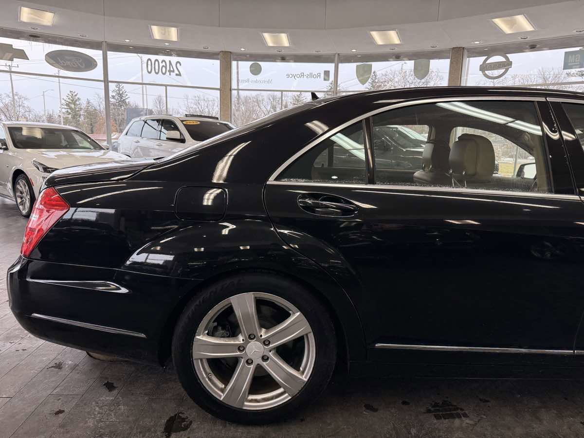 Used 2010 Mercedes-Benz S 550 4MATIC Sedan image 9