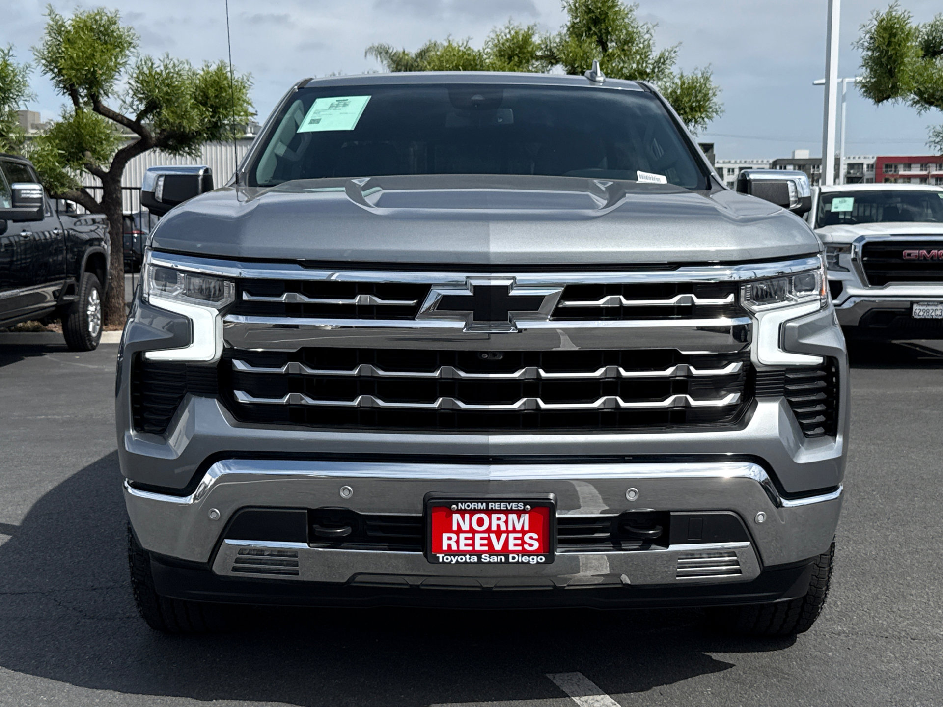 Used 2023 Chevrolet Silverado 1500 LTZ w/ LTZ Convenience Package II AWD/4WD image 4