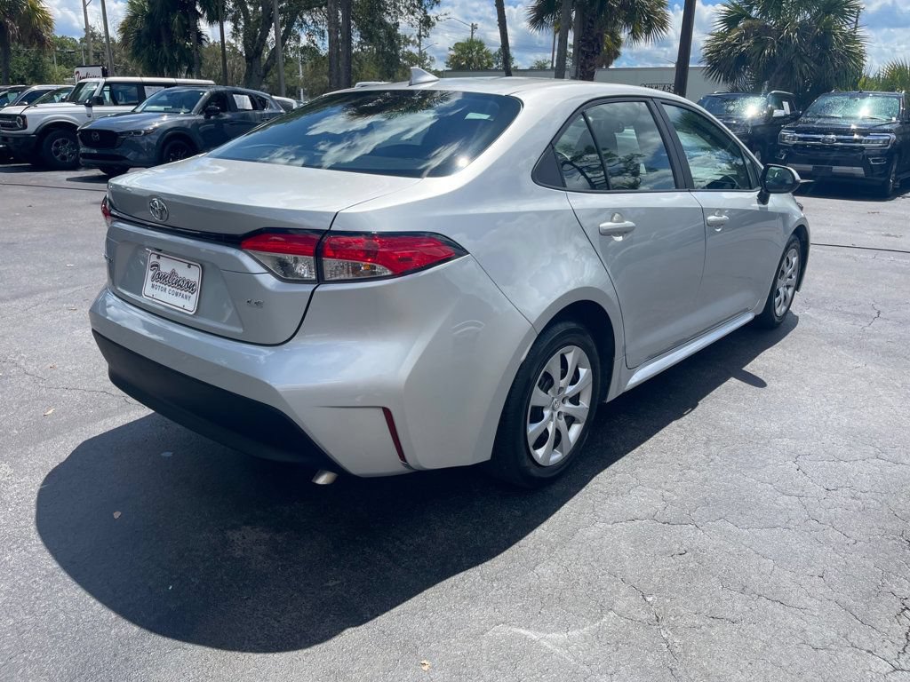 Used 2025 Toyota Corolla LE FWD image 5