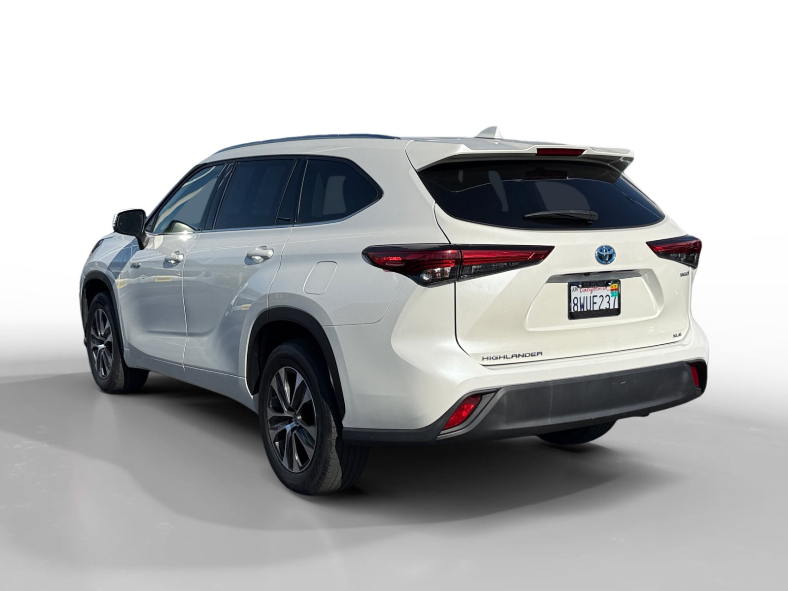 Used 2021 Toyota Highlander XLE FWD image 3